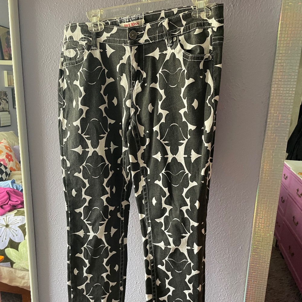Black and White Hot Kiss Skinny Lily Printed Jeans, Size 13
